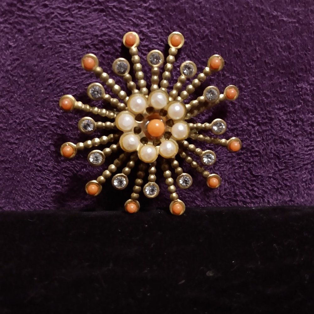 🎬Vintage🎬 Faux Coral, Crystal & Pearl Starburst